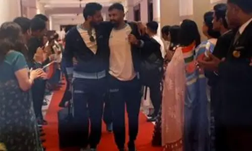 चैंपियंस ट्रॉफी: भारत गौरव की उम्मीदों के साथ Dubai पहुंचा