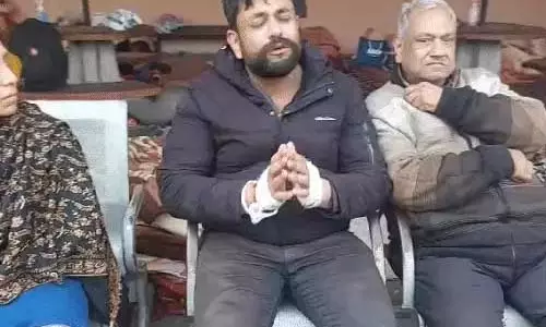 कार सवार दंपति को डिनर से लौटते समय लुटेरों ने घेरा, एक को उतारा मौत के घाट कार सवार दंपति को डिनर से लौटते समय लुटेरों ने घेरा, एक को उतारा मौत के घाट