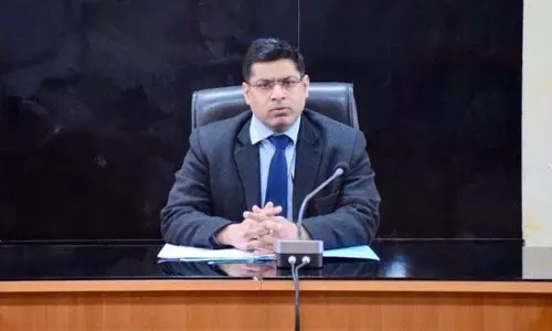 DC ने पीएम सूर्य घर मुफ्त बिजली योजना की प्रगति की समीक्षा की