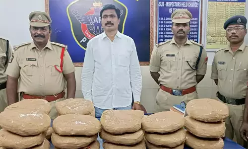 Andhra: पुरी-तिरुपति एक्सप्रेस में मारिजुआना बरामद, पुलिस को देखकर आरोपी फरार