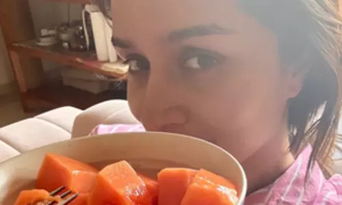Shraddha Kapoor ने अपने प्रशंसकों से एक बहुत ही अनोखा सवाल पूछा Shraddha Kapoor ने अपने प्रशंसकों से एक बहुत ही अनोखा सवाल पूछा