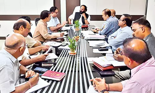 Uttamkumar Reddy: परियोजनाओं को पूरा करने की समय सीमा तय करें
