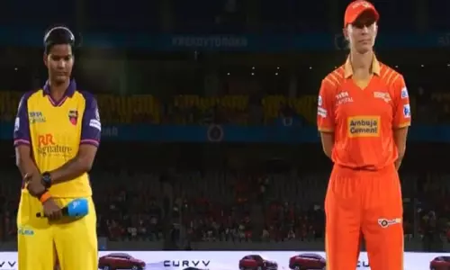 WPL 2025: गुजरात जायंट्स ने टॉस जीता, यूपी वॉरियर्स के खिलाफ बल्लेबाजी का फैसला किया WPL 2025: गुजरात जायंट्स ने टॉस जीता, यूपी वॉरियर्स के खिलाफ बल्लेबाजी का फैसला किया