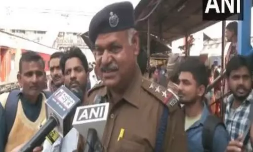 दिल्ली भगदड़: पटना जंक्शन पर RPF इंस्पेक्टर ने कहा- हम भीड़ को नियंत्रित करने के लिए प्लेटफॉर्म पर मौजूद हैं दिल्ली भगदड़: पटना जंक्शन पर RPF इंस्पेक्टर ने कहा- हम भीड़ को नियंत्रित करने के लिए प्लेटफॉर्म पर मौजूद हैं