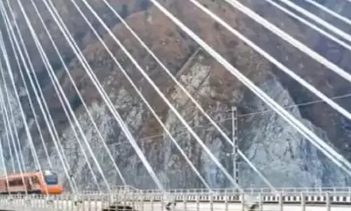 Kashmir घाटी के लिए वंदे भारत ट्रेन सेवा का उद्घाटन स्थगित