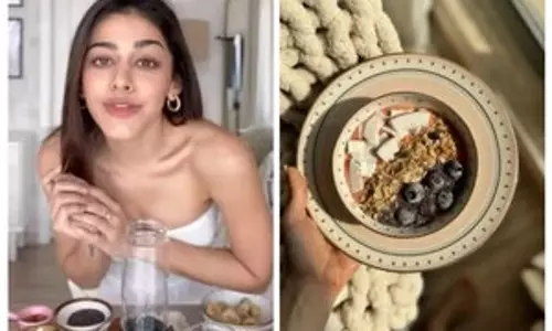 Alaya F ने स्वादिष्ट और सेहतमंद नाश्ते की स्मूदी का वीडियो शेयर किया