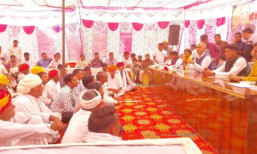 Jaipur : जलदाय मंत्री ने पांच दिनों में 54 गांवों में की जनसुनवाई Jaipur : जलदाय मंत्री ने पांच दिनों में 54 गांवों में की जनसुनवाई