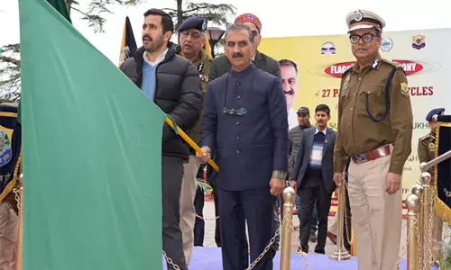 CM Sukhu ने सड़क सुरक्षा जागरूकता के लिए 27 पुलिस मोटरसाइकिलों को हरी झंडी दिखाई CM Sukhu ने सड़क सुरक्षा जागरूकता के लिए 27 पुलिस मोटरसाइकिलों को हरी झंडी दिखाई