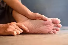 Health: कमर और गर्दन में दर्द रहता है तो पैरों के इन हिस्सों की करें मालिश, मिलेगी राहत Health: कमर और गर्दन में दर्द रहता है तो पैरों के इन हिस्सों की करें मालिश, मिलेगी राहत