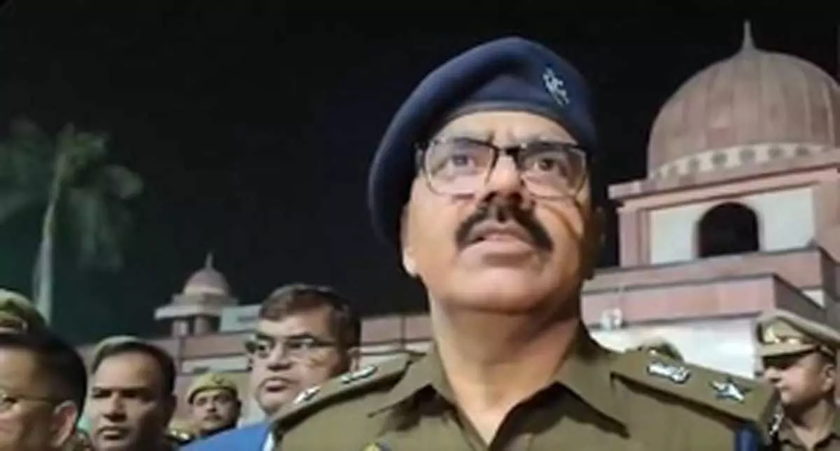 बलिया रेलवे स्टेशन पर पैदल गश्त, अलर्ट पर प्रशासन और RPF बलिया रेलवे स्टेशन पर पैदल गश्त, अलर्ट पर प्रशासन और RPF
