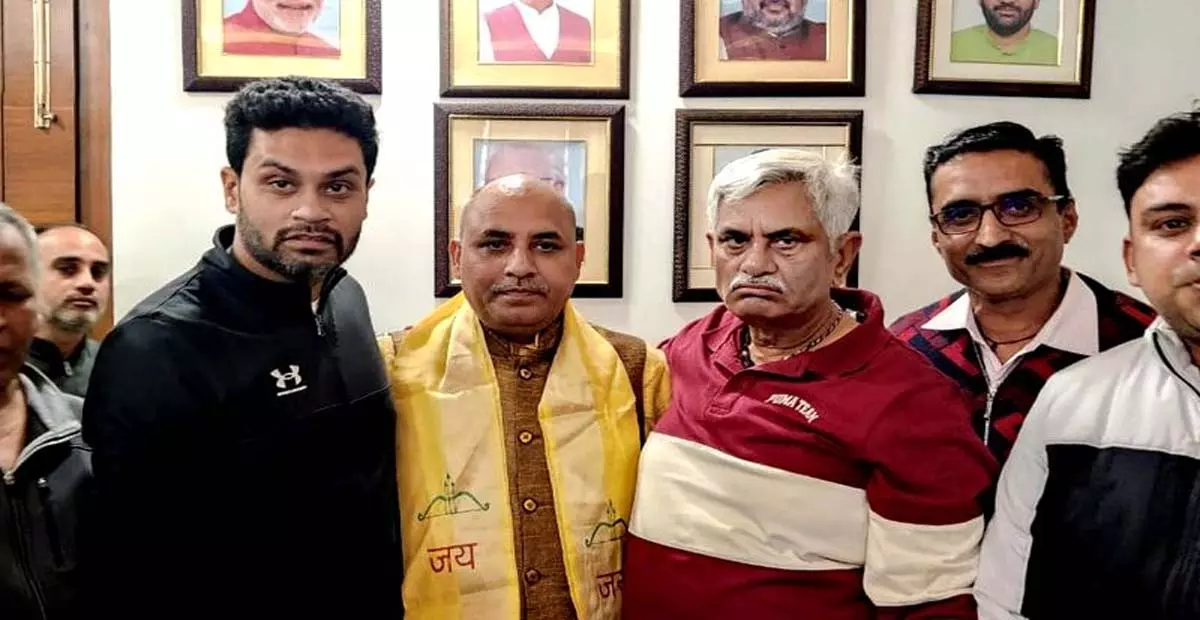 Haryana: रोहतक में निकाय चुनाव प्रचार तेज, प्रत्याशियों ने मतदाताओं से संपर्क साधा Haryana: रोहतक में निकाय चुनाव प्रचार तेज, प्रत्याशियों ने मतदाताओं से संपर्क साधा