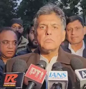 रेल मंत्री को नैतिकता के आधार पर इस्तीफा देना चाहिए : मनीष तिवारी रेल मंत्री को नैतिकता के आधार पर इस्तीफा देना चाहिए : मनीष तिवारी