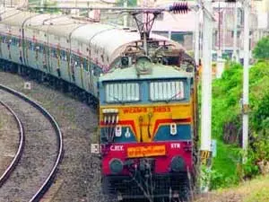 भगदड़ के बाद उत्तर रेलवे ने की दिल्ली से चार महाकुंभ मेला स्पेशल ट्रेनों की घोषणा भगदड़ के बाद उत्तर रेलवे ने की दिल्ली से चार महाकुंभ मेला स्पेशल ट्रेनों की घोषणा