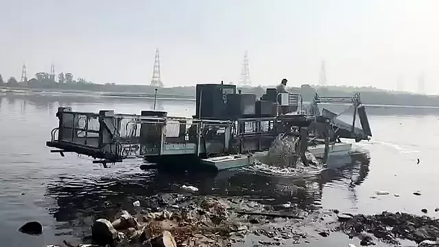 दिल्ली चुनाव में भाजपा की जीत: प्रधानमंत्री मोदी के वादे के अनुसार यमुना नदी की सफाई का काम शुरू दिल्ली चुनाव में भाजपा की जीत: प्रधानमंत्री मोदी के वादे के अनुसार यमुना नदी की सफाई का काम शुरू