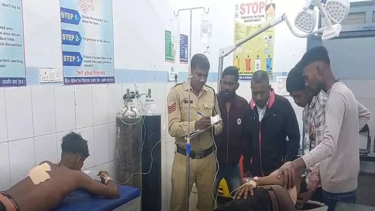 DJ में डांस कर रहे बरातियों पर चाकू से हमला, ग्रुप में थे बदमाश DJ में डांस कर रहे बरातियों पर चाकू से हमला, ग्रुप में थे बदमाश