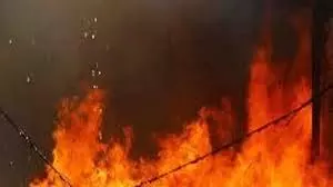 Kanpur: गैस गोदाम में आग लगने से हड़कंप Kanpur: गैस गोदाम में आग लगने से हड़कंप