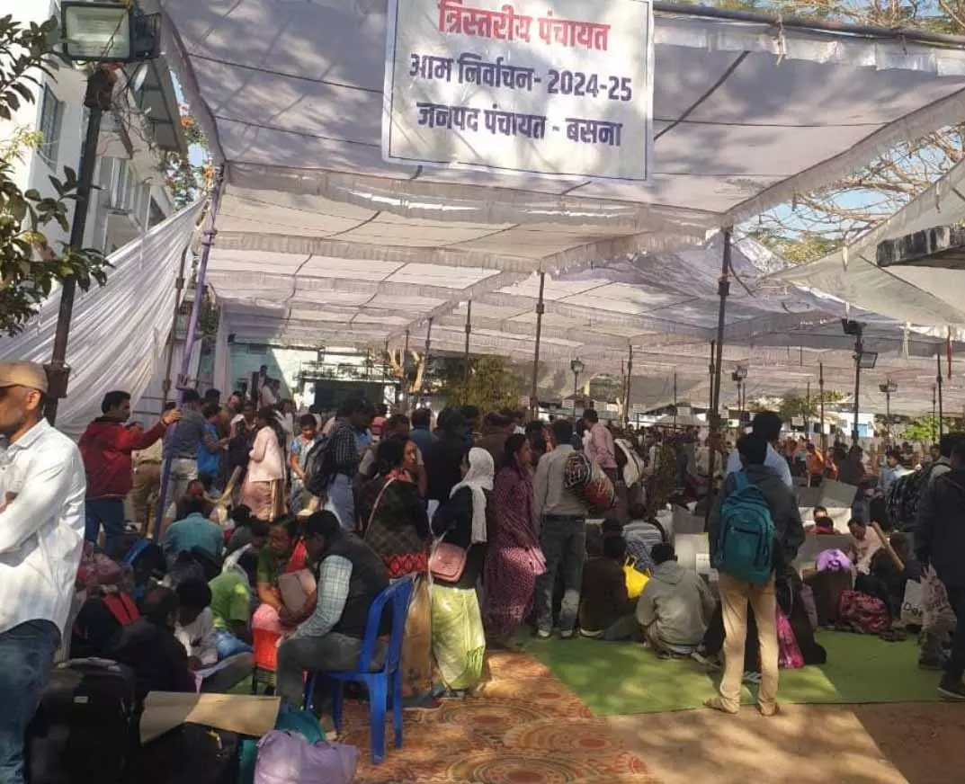 गांव में सरकार चुनने लोगों में भारी उत्साह गांव में सरकार चुनने लोगों में भारी उत्साह