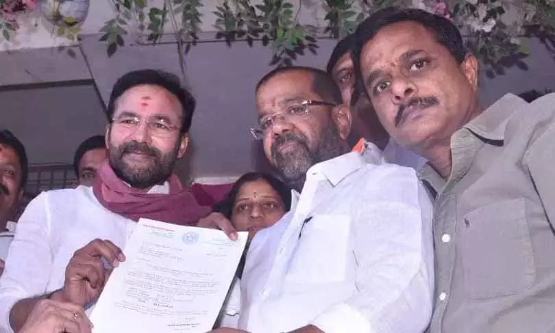 Warangal कांग्रेस विधायक ने किशन रेड्डी से फंड मांगा Warangal कांग्रेस विधायक ने किशन रेड्डी से फंड मांगा