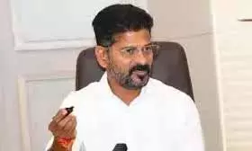 CM Revanth Reddy ने युवा बाबुओं की एसी कमरों तक सीमित रहने की प्रवृत्ति की निंदा की CM Revanth Reddy ने युवा बाबुओं की एसी कमरों तक सीमित रहने की प्रवृत्ति की निंदा की
