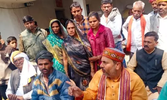 Ballia: संवेदनहीन राजनीति कर रहे विधायक: पूर्व मंत्री उपेंद्र तिवारी Ballia: संवेदनहीन राजनीति कर रहे विधायक: पूर्व मंत्री उपेंद्र तिवारी