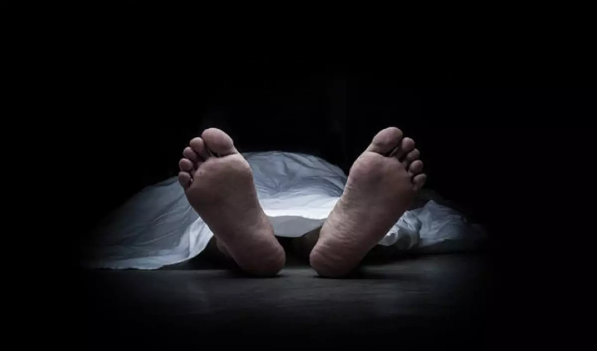 Odisha: निजी इंजीनियरिंग कॉलेज में छात्र की छात्रावास में मृत पाई गई Odisha: निजी इंजीनियरिंग कॉलेज में छात्र की छात्रावास में मृत पाई गई