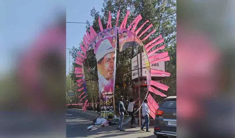 GHMC ने KCR के जन्मदिन के फ्लेक्स पोस्टर हटाए, अधिकारियों ने “सरकारी आदेश” का हवाला दिया GHMC ने KCR के जन्मदिन के फ्लेक्स पोस्टर हटाए, अधिकारियों ने “सरकारी आदेश” का हवाला दिया
