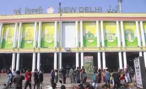 नई दिल्ली रेलवे स्टेशन पर प्लेटफॉर्म टिकटों की काउंटर से बिक्री बंद नई दिल्ली रेलवे स्टेशन पर प्लेटफॉर्म टिकटों की काउंटर से बिक्री बंद