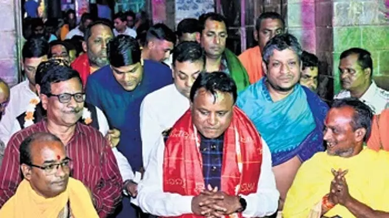 CM Majhi: बकुलवन, वाना विद्यालय को विरासत पर्यटन स्थल बनाया जाएगा CM Majhi: बकुलवन, वाना विद्यालय को विरासत पर्यटन स्थल बनाया जाएगा