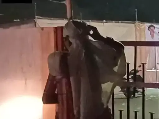 मेहमान वेश में चोर ने बोला धावा, रिटायर्ड कर्मचारी के यहां था छठी समारोह मेहमान वेश में चोर ने बोला धावा, रिटायर्ड कर्मचारी के यहां था छठी समारोह