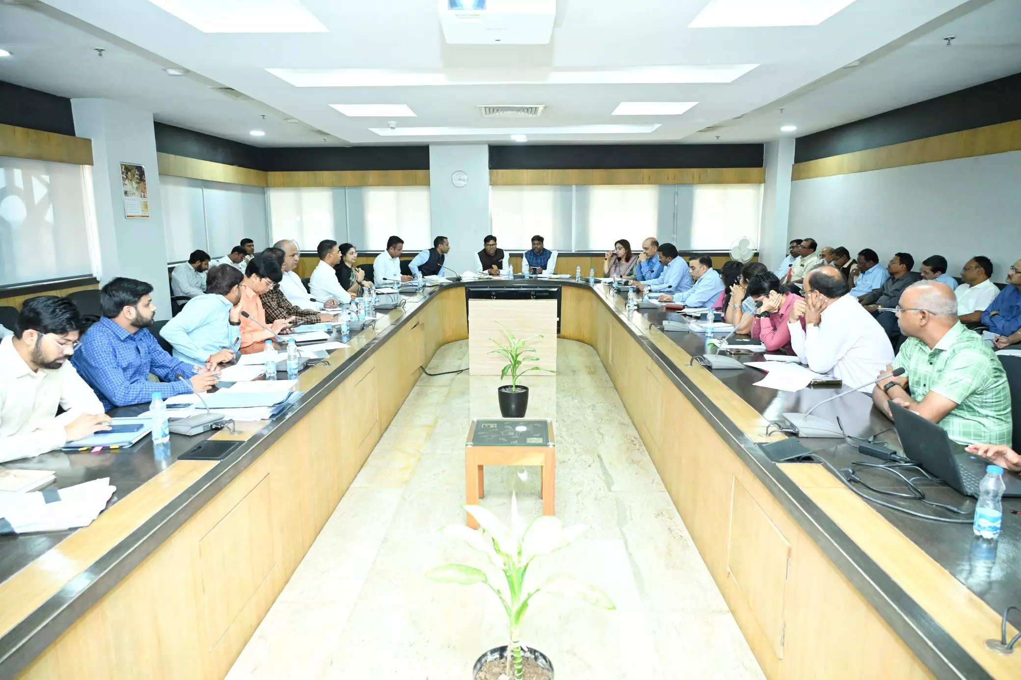 साल 2025-26 के बजट पर मंत्रालय में मंत्री ओपी चौधरी ने ली बैठक साल 2025-26 के बजट पर मंत्रालय में मंत्री ओपी चौधरी ने ली बैठक