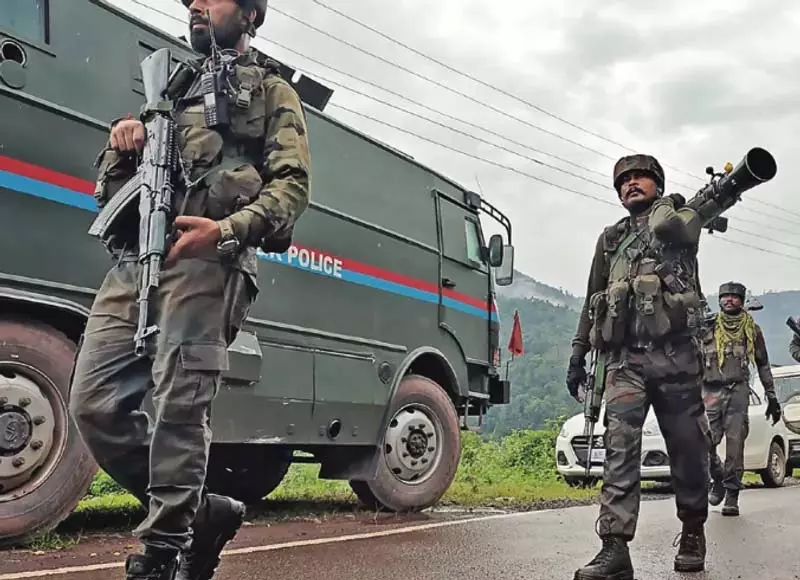 J&K के पुंछ में नियंत्रण रेखा पर संक्षिप्त गोलीबारी J&K के पुंछ में नियंत्रण रेखा पर संक्षिप्त गोलीबारी