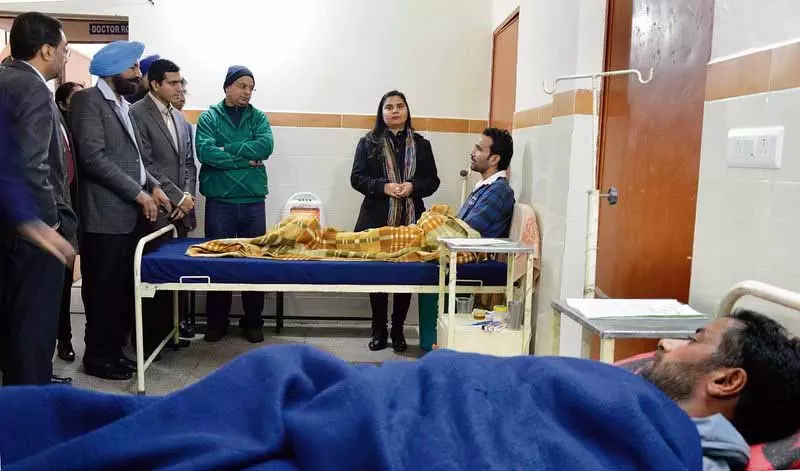 Punjab में निजी केंद्र काले बाजार में ऊंचे दामों पर नशामुक्ति की दवाएं बेच रहे Punjab में निजी केंद्र काले बाजार में ऊंचे दामों पर नशामुक्ति की दवाएं बेच रहे