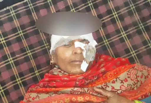 कुंभ से लौट रहे श्रद्धालुओं की कार ट्रक से भिड़ी, तीन की मौत कुंभ से लौट रहे श्रद्धालुओं की कार ट्रक से भिड़ी, तीन की मौत