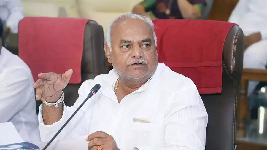 Shivanand Patil: सिद्धारमैया का अगला कार्यकाल भी जारी रखना गलत नहीं Shivanand Patil: सिद्धारमैया का अगला कार्यकाल भी जारी रखना गलत नहीं