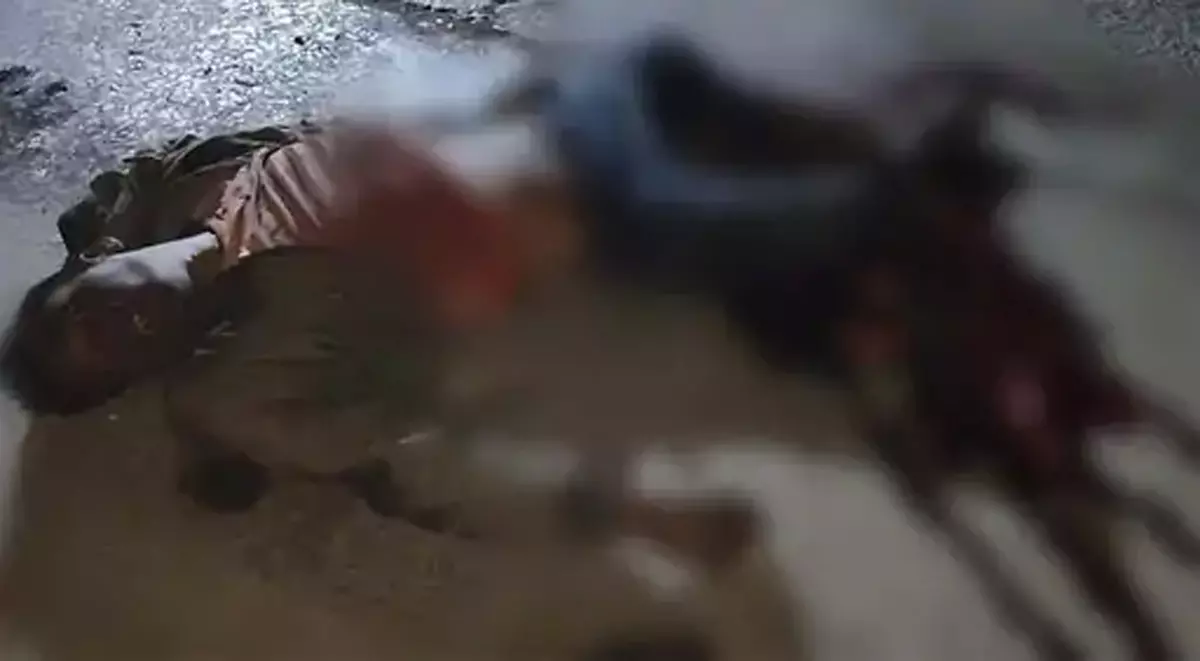 ओवरब्रिज से सुसाइड, सड़क में पड़ी मिली लाश ओवरब्रिज से सुसाइड, सड़क में पड़ी मिली लाश