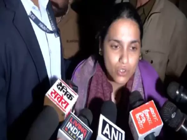 112 अवैध भारतीय अप्रवासियों को अमेरिका से विमान से वापस भेजा गया, उनका आव्रजन कार्य जारी: अमृतसर DC 112 अवैध भारतीय अप्रवासियों को अमेरिका से विमान से वापस भेजा गया, उनका आव्रजन कार्य जारी: अमृतसर DC