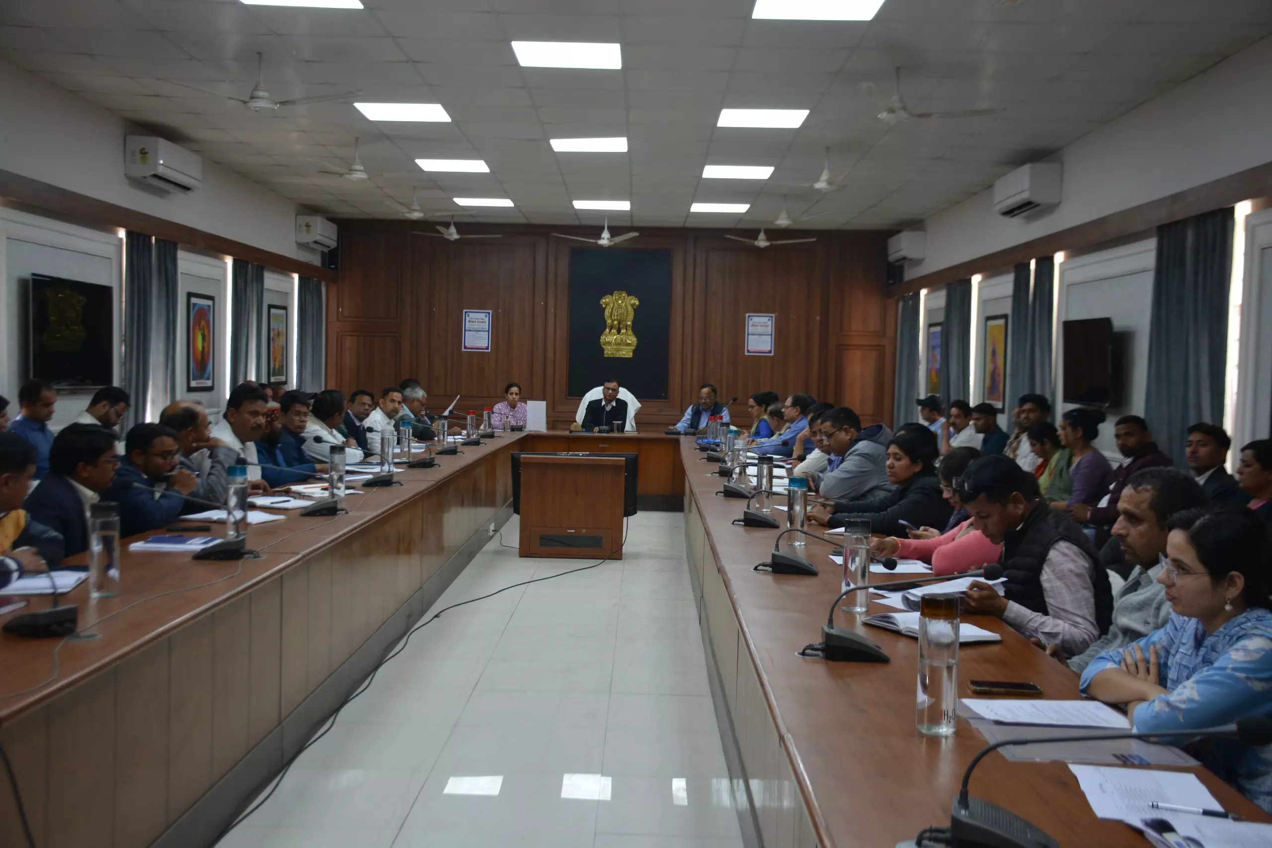 Sikar: जिला कलेक्टर जिला स्तरीय अधिकारियों की साप्ताहिक समीक्षा बैठक आयोजित Sikar: जिला कलेक्टर जिला स्तरीय अधिकारियों की साप्ताहिक समीक्षा बैठक आयोजित