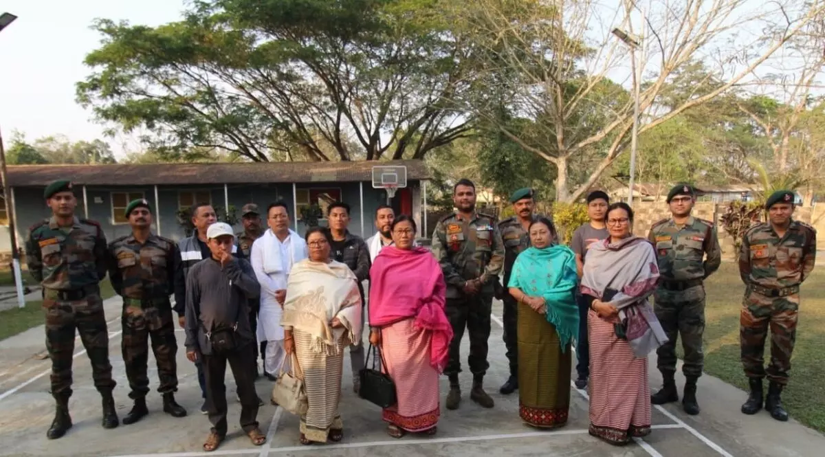 Assam राइफल्स ने कदमतला, जिरीबाम में प्रमुख नागरिक समाज संगठनों के साथ संपर्क किया Assam राइफल्स ने कदमतला, जिरीबाम में प्रमुख नागरिक समाज संगठनों के साथ संपर्क किया