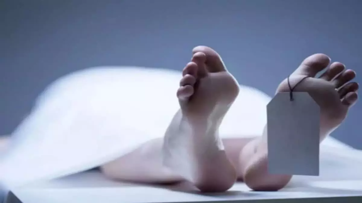 Chatra: ट्रैक्टर की चपेट में आने से ग्रामीण की मौत Chatra: ट्रैक्टर की चपेट में आने से ग्रामीण की मौत