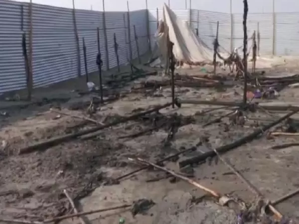 Prayagraj: महाकुंभ मेला क्षेत्र के सेक्टर 8 में खाली पड़े शिविर में लगी आग Prayagraj: महाकुंभ मेला क्षेत्र के सेक्टर 8 में खाली पड़े शिविर में लगी आग