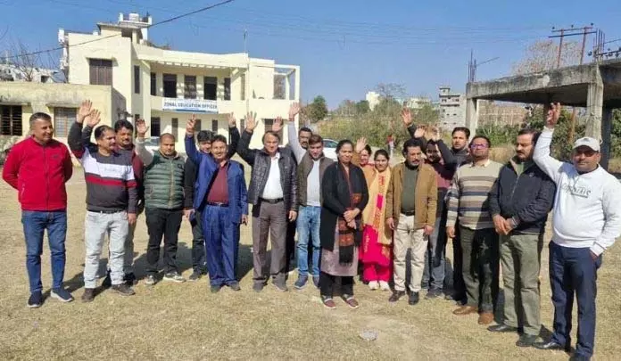 Jammu: लिपिक कर्मचारियों ने मुद्दे उठाए, उधमपुर इकाई पर आरोप तय Jammu: लिपिक कर्मचारियों ने मुद्दे उठाए, उधमपुर इकाई पर आरोप तय