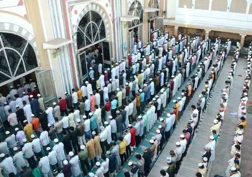 Telangana सरकार रमजान के दौरान मुस्लिम कर्मचारियों को कार्यालय से जल्दी निकलने की अनुमति देगी Telangana सरकार रमजान के दौरान मुस्लिम कर्मचारियों को कार्यालय से जल्दी निकलने की अनुमति देगी