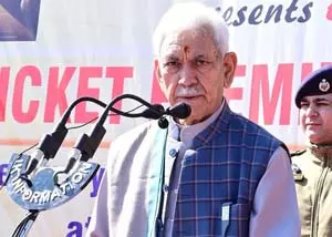 J&K L-G: सेना सीमा पर किसी भी स्थिति से निपटने में पूरी तरह सक्षम J&K L-G: सेना सीमा पर किसी भी स्थिति से निपटने में पूरी तरह सक्षम