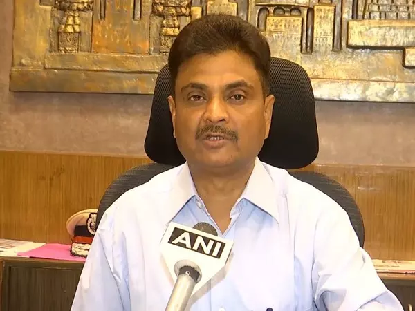 KIIT आत्महत्या मामला: पुलिस ने यूनिवर्सिटी छात्र को किया गिरफ्तार, पीड़िता के उत्पीड़न की बात सामने आई KIIT आत्महत्या मामला: पुलिस ने यूनिवर्सिटी छात्र को किया गिरफ्तार, पीड़िता के उत्पीड़न की बात सामने आई