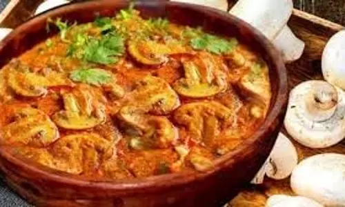 Recipe: लंच में बनाना चाहते हैं कुछ खास, तो ट्राई करें क्रीमी मशरूम ग्रेवी Recipe: लंच में बनाना चाहते हैं कुछ खास, तो ट्राई करें क्रीमी मशरूम ग्रेवी