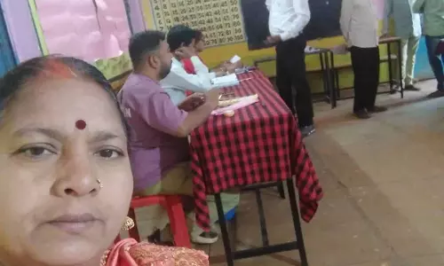 Panchayat elections 2025, अभनपुर के मतदान केंद्रों में वोट डालने उमड़ी भीड़