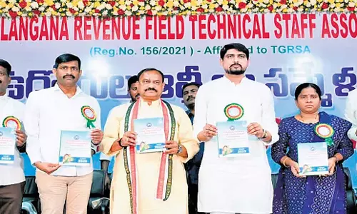 Telangana: तेलंगाना सरकार किसानों, कर्मचारियों के मुद्दों का समाधान करेगी Telangana: तेलंगाना सरकार किसानों, कर्मचारियों के मुद्दों का समाधान करेगी