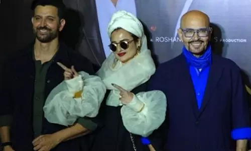 रेखा का ऋतिक रोशन और राकेश रोशन के साथ फिर से मिलना प्रशंसकों को Koi Mil Gaya की याद दिलाता है