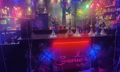 सेक्स रैकेट चल रहा था हुक्का बार में, महिला दलाल और 8 लोग अरेस्ट सेक्स रैकेट चल रहा था हुक्का बार में, महिला दलाल और 8 लोग अरेस्ट