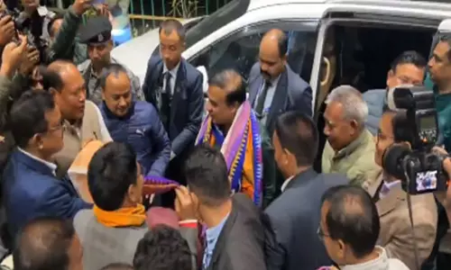 असम विधानसभा की ऐतिहासिक बैठक में भाग लेने के लिए कोकराझार पहुंचे Assam CM असम विधानसभा की ऐतिहासिक बैठक में भाग लेने के लिए कोकराझार पहुंचे Assam CM